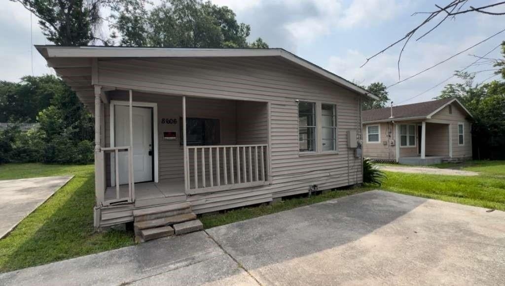 8606 Prairie View Drive - Photo 0