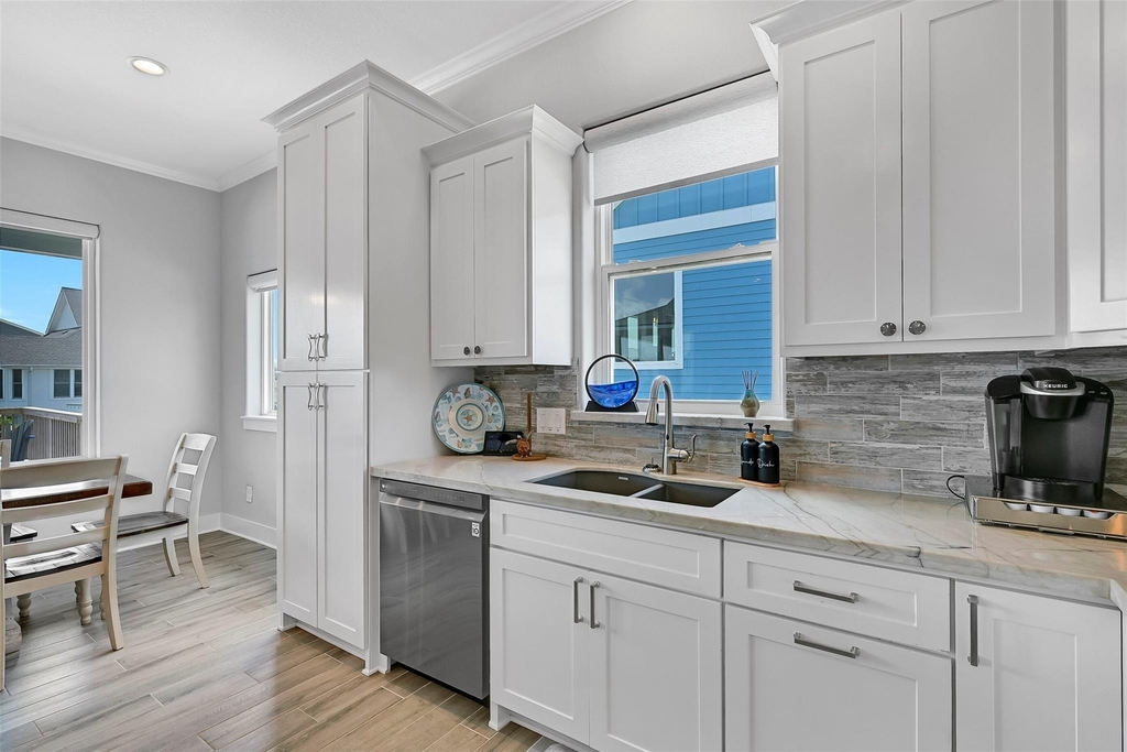 22915 Martes Street - Photo 9