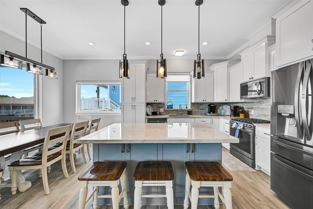 22915 Martes Street - Photo 5