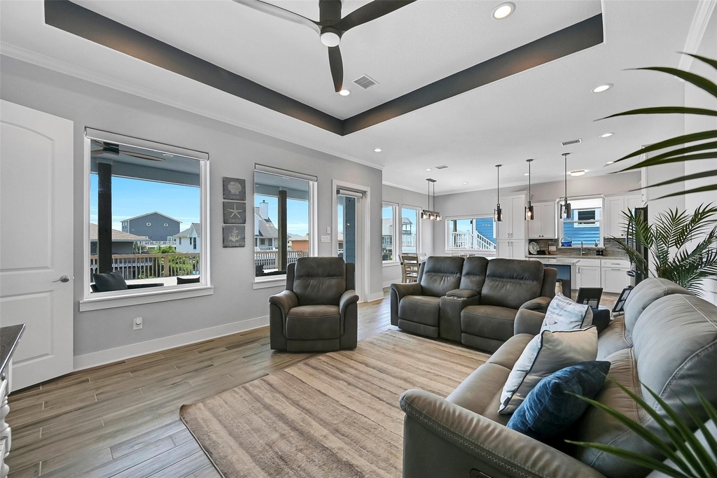 22915 Martes Street - Photo 2