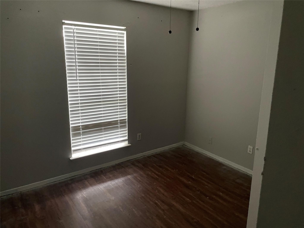 1026 W Brompton Drive W - Photo 2