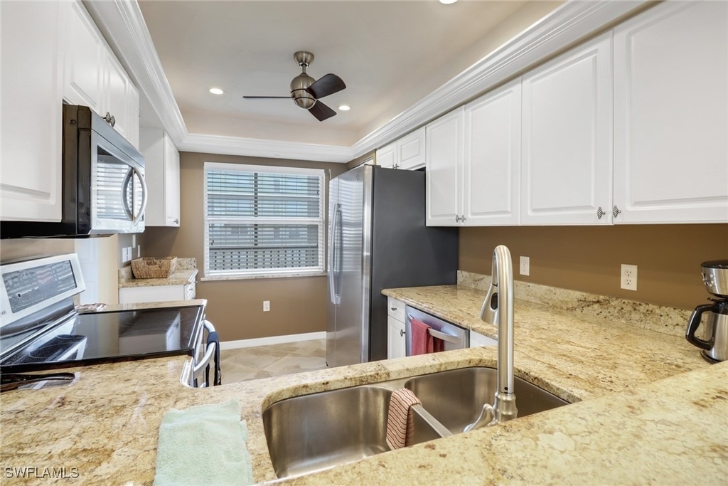 4421 Bay Beach Lane - Photo 3