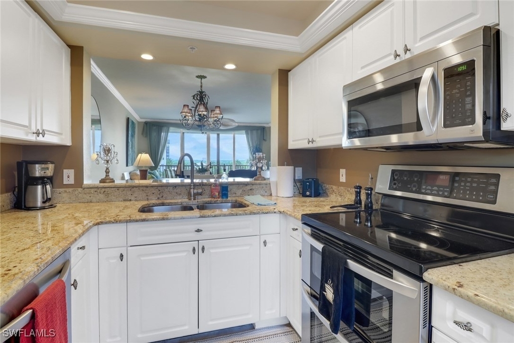 4421 Bay Beach Lane - Photo 5