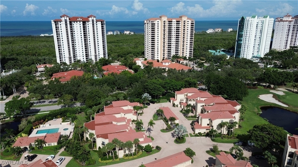 7048 Pelican Bay Boulevard - Photo 31