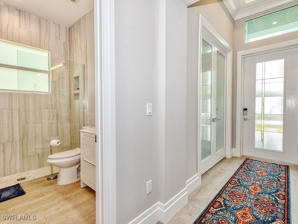 712 108th Avenue N - Photo 2