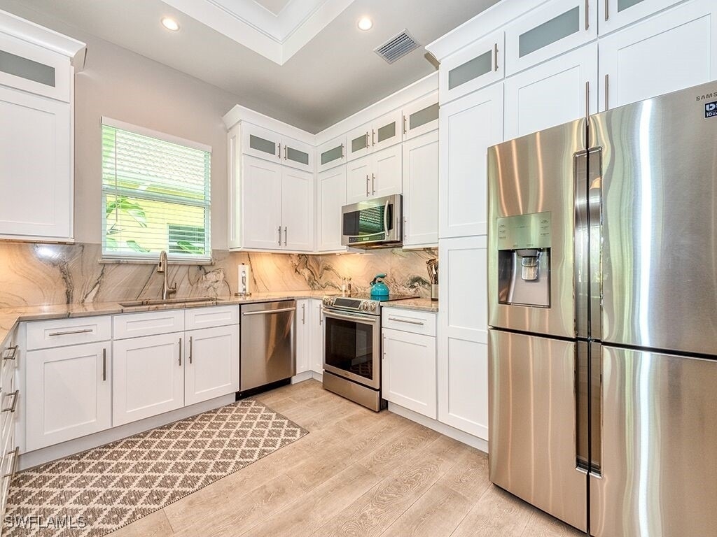 712 108th Avenue N - Photo 11