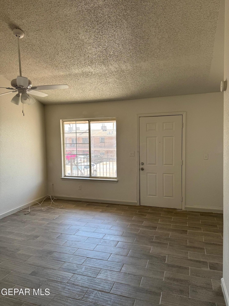 8507 Alameda Avenue - Photo 3