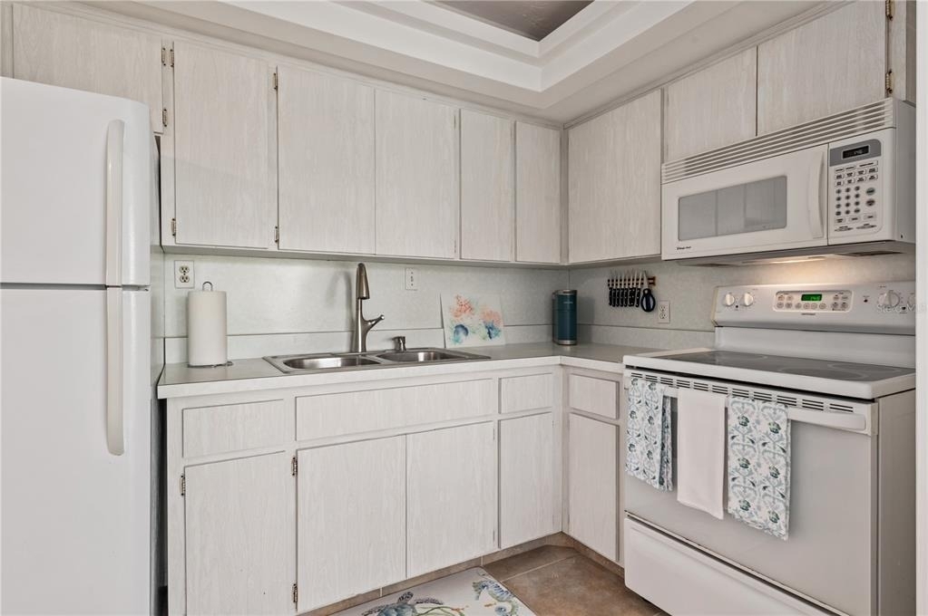 6005 Midnight Pass Road - Photo 15