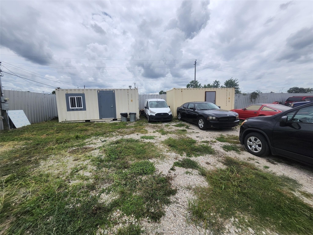 7037 W Orem Drive - Photo 1