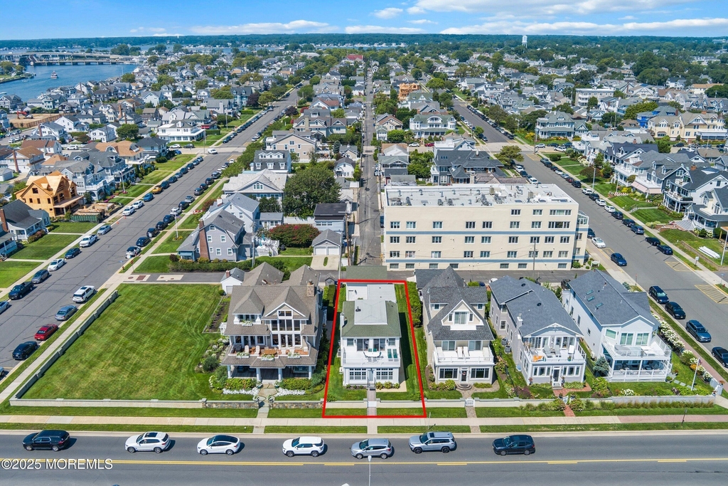 305 Ocean Avenue - Photo 2