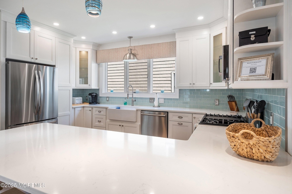 305 Ocean Avenue - Photo 14