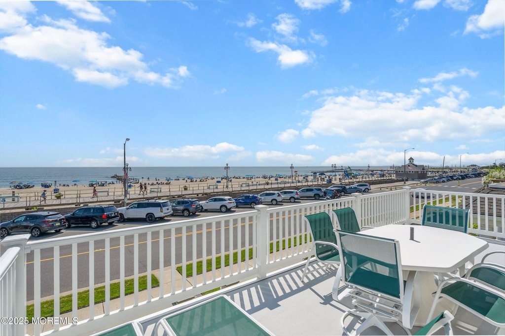 305 Ocean Avenue - Photo 25