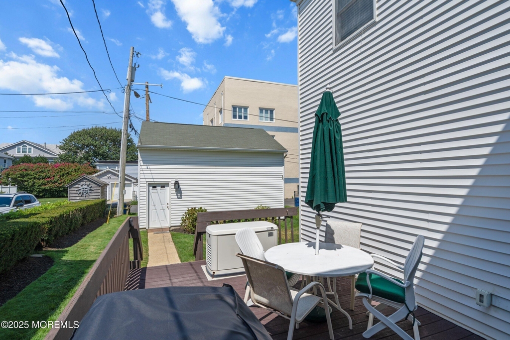 305 Ocean Avenue - Photo 31