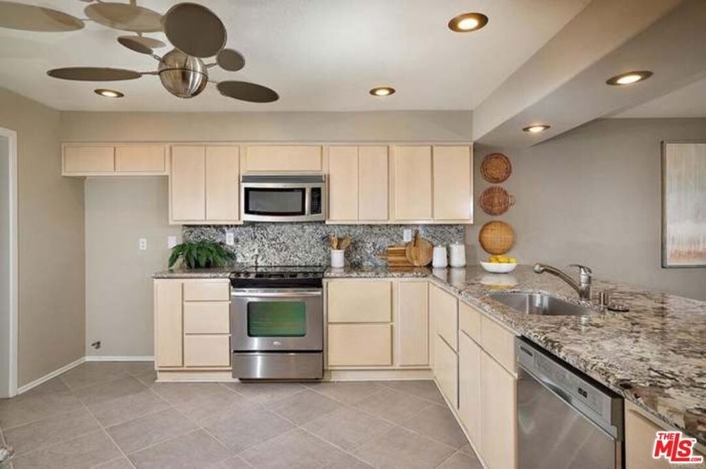 2552 Navarra Drive - Photo 21