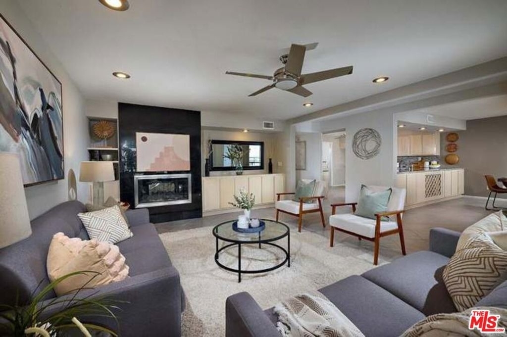 2552 Navarra Drive - Photo 0