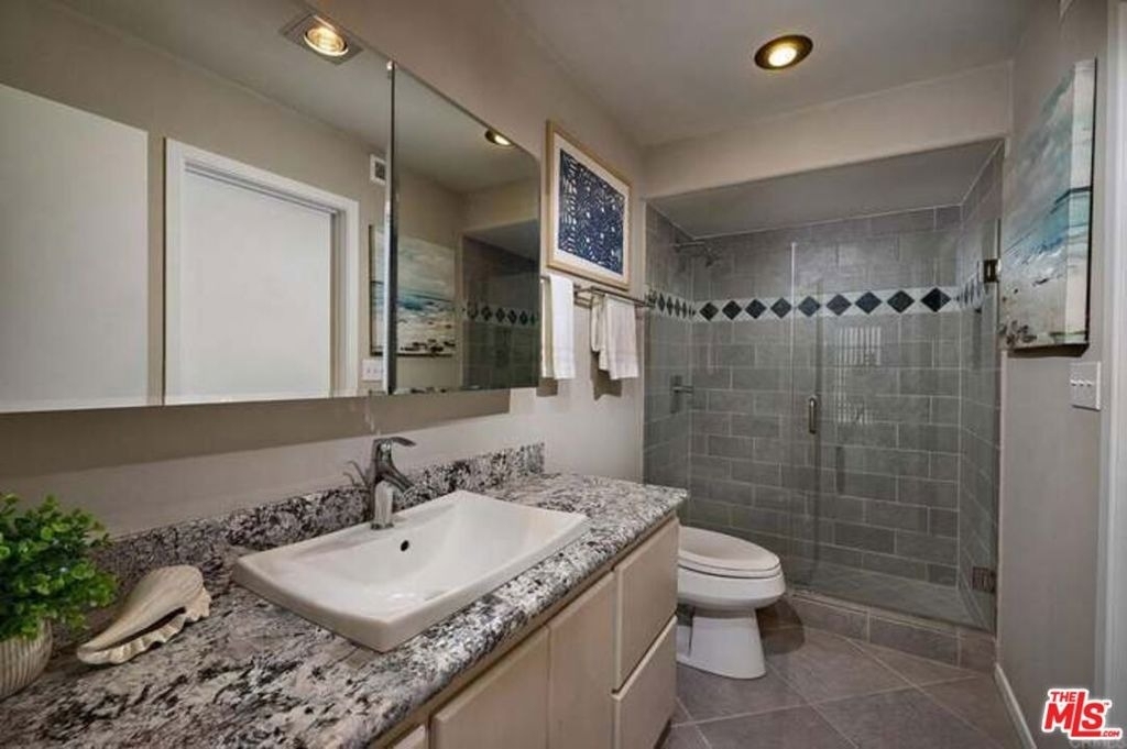 2552 Navarra Drive - Photo 5