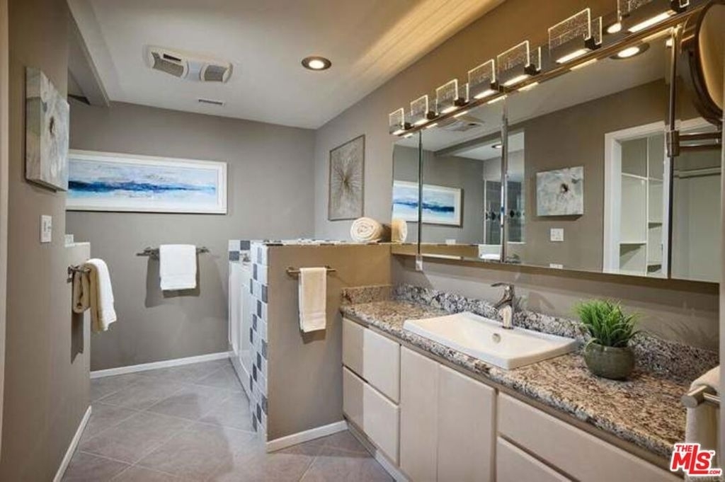 2552 Navarra Drive - Photo 9