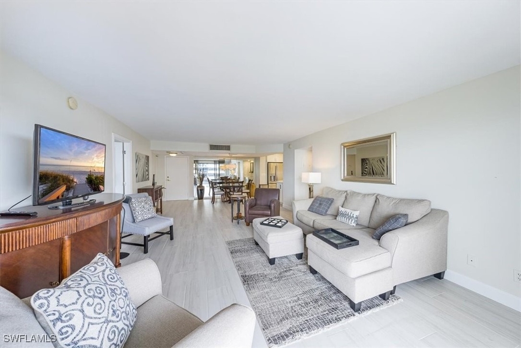 4005 Gulf Shore Boulevard N - Photo 3