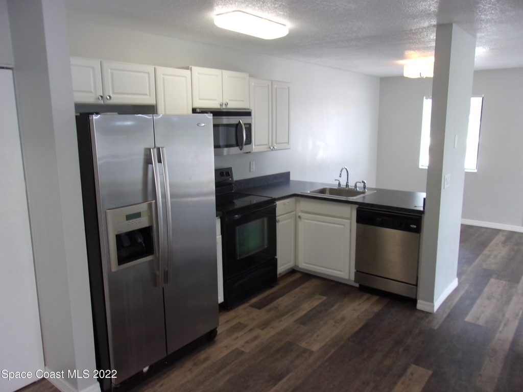 1050 N Fiske Boulevard - Photo 4