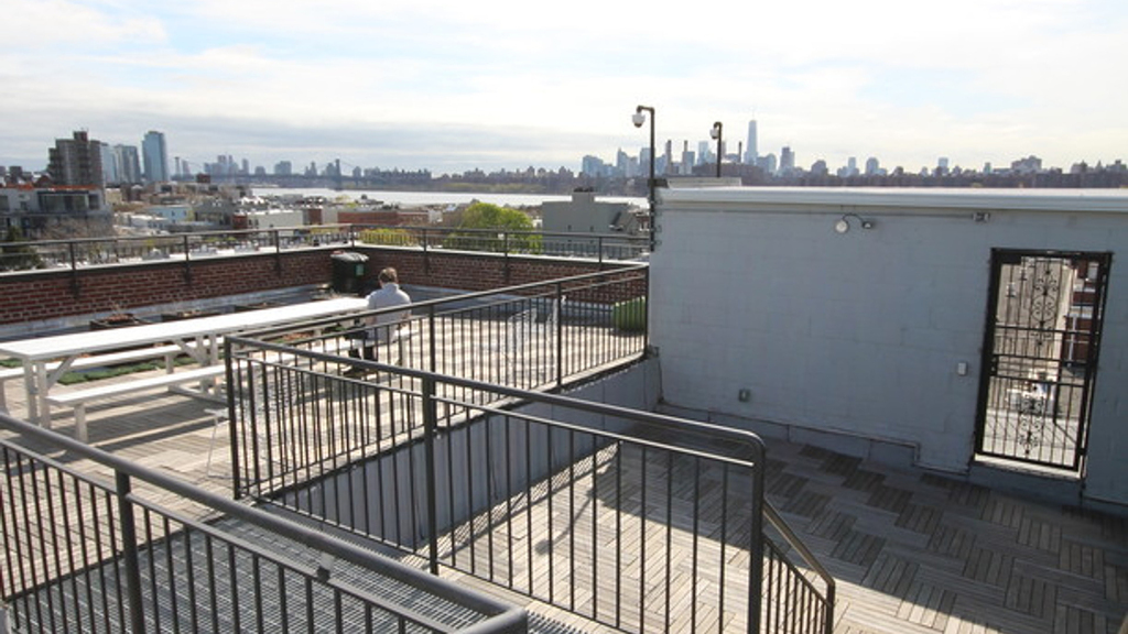 100 Dupont Street - Photo 3