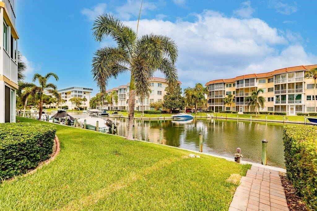 1250 N Portofino Drive - Photo 4