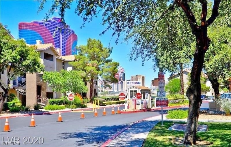 4200 S Valley View Boulevard - Photo 11