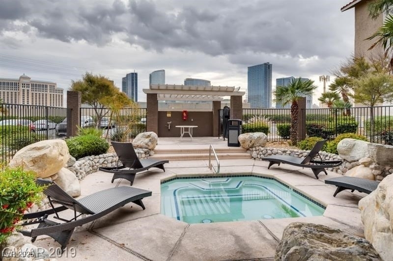 4200 S Valley View Boulevard - Photo 4
