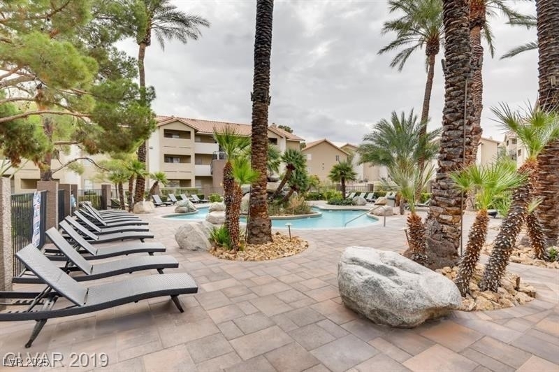 4200 S Valley View Boulevard - Photo 3