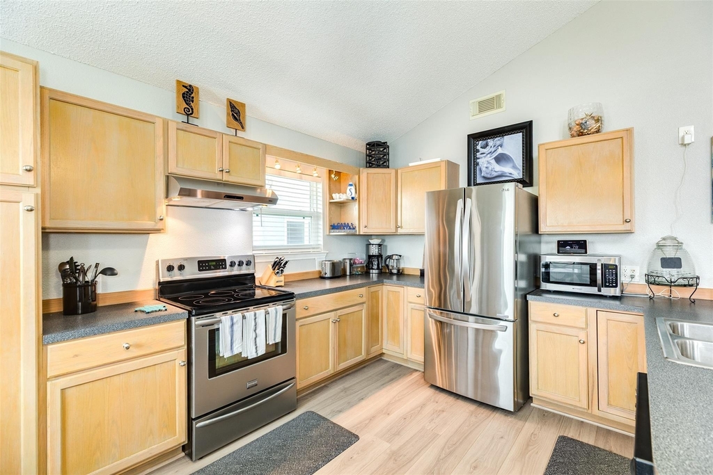 16614 Bermuda Way - Photo 7