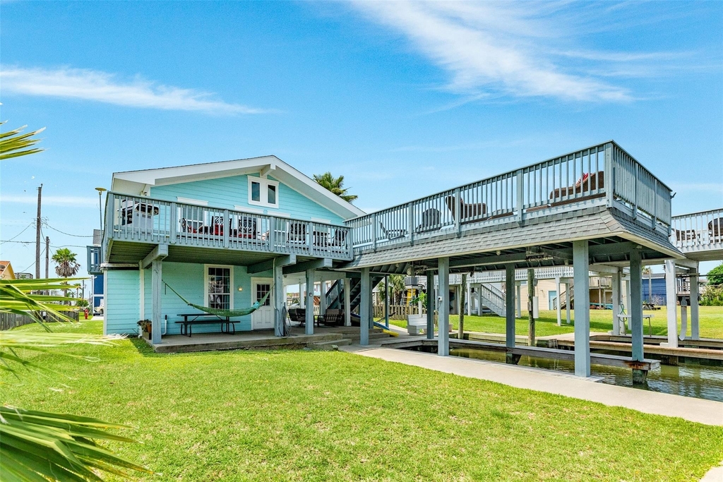 16614 Bermuda Way - Photo 0