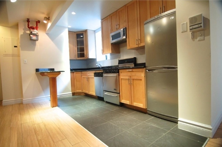 18th St & 2nd Ave - Photo 5