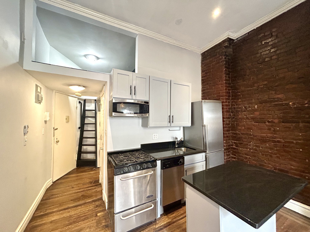 Leroy Street - Photo 1