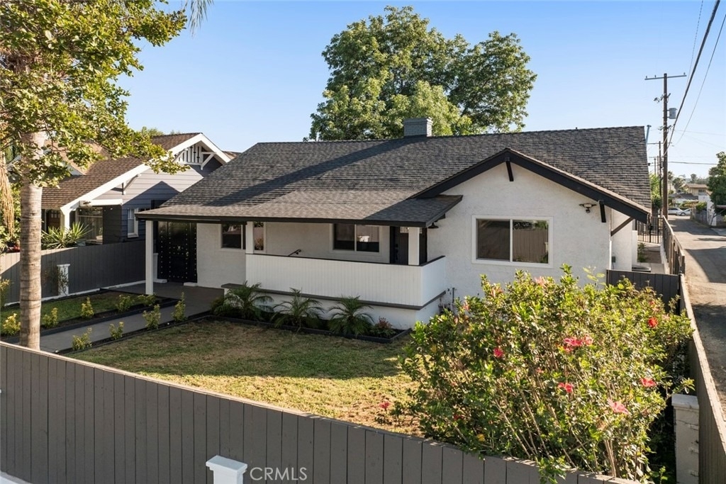 2842 W Avenue 33 - Photo 2