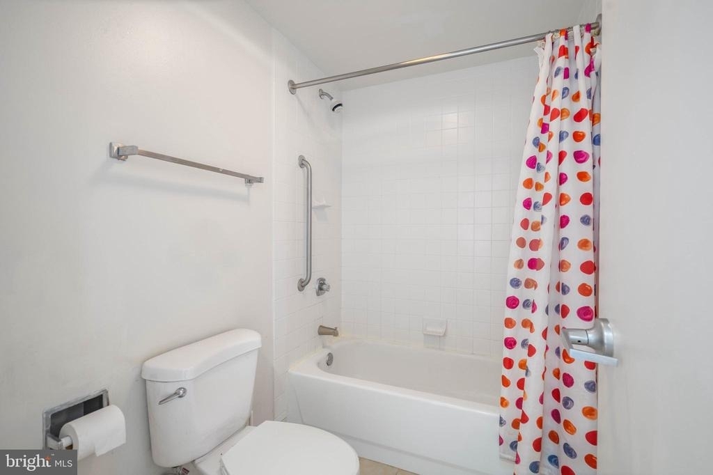 1100 Vine Street - Photo 8
