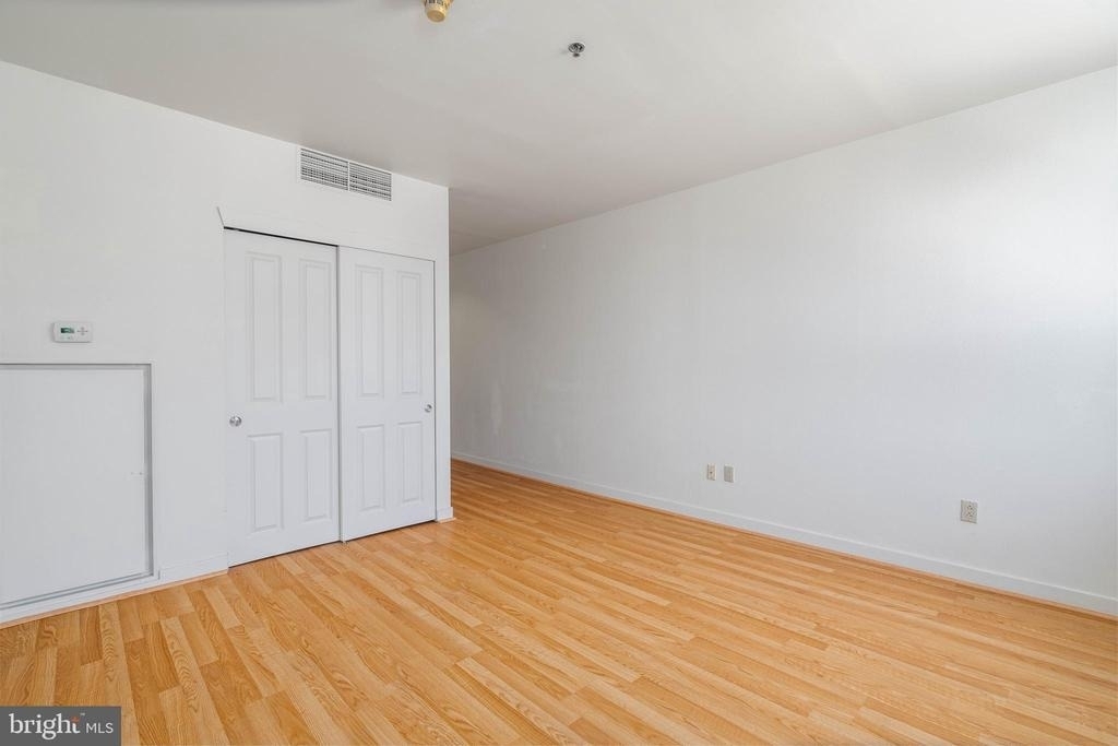 1100 Vine Street - Photo 10