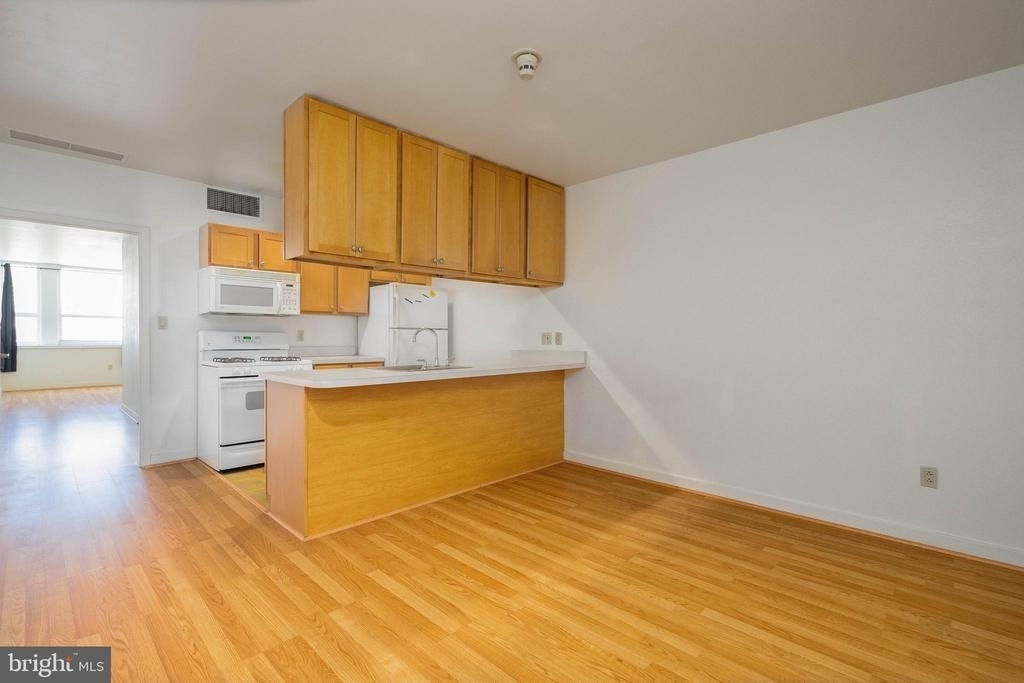 1100 Vine Street - Photo 0