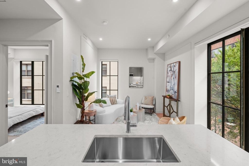 2121 Ward Place Nw - Photo 10