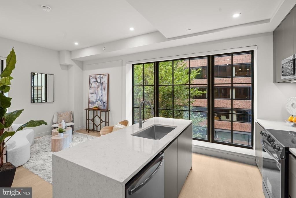 2121 Ward Place Nw - Photo 12