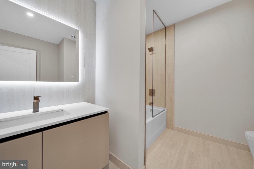 2121 Ward Place Nw - Photo 15