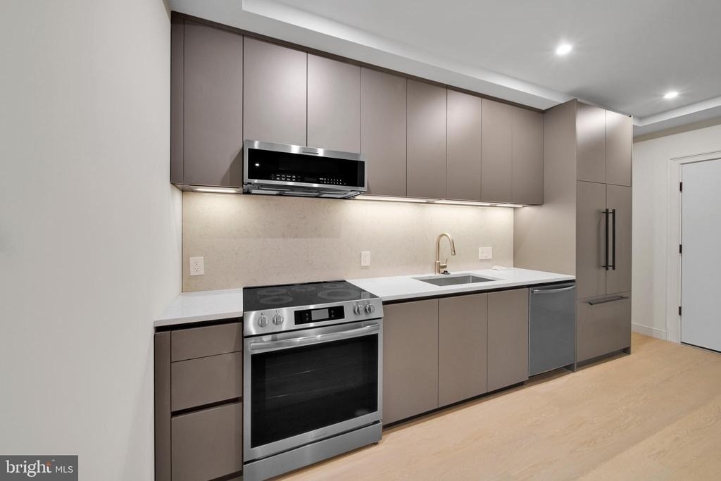2121 Ward Place Nw - Photo 5