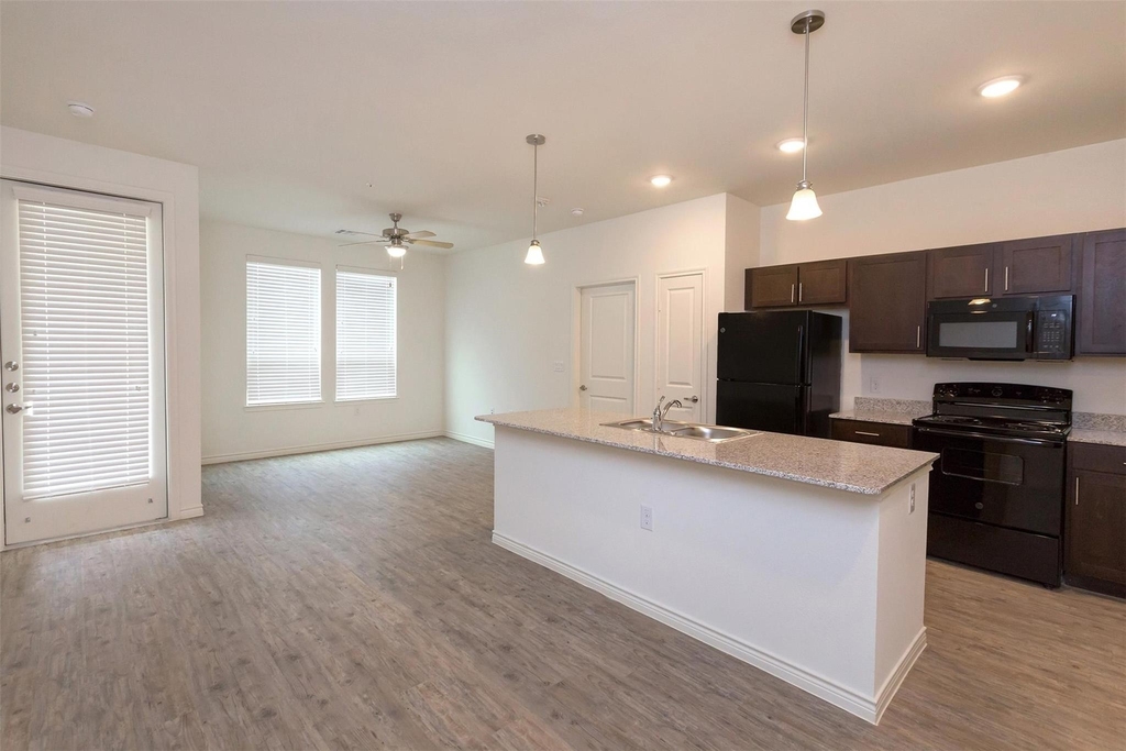 2401 Golden Heights Road - Photo 4