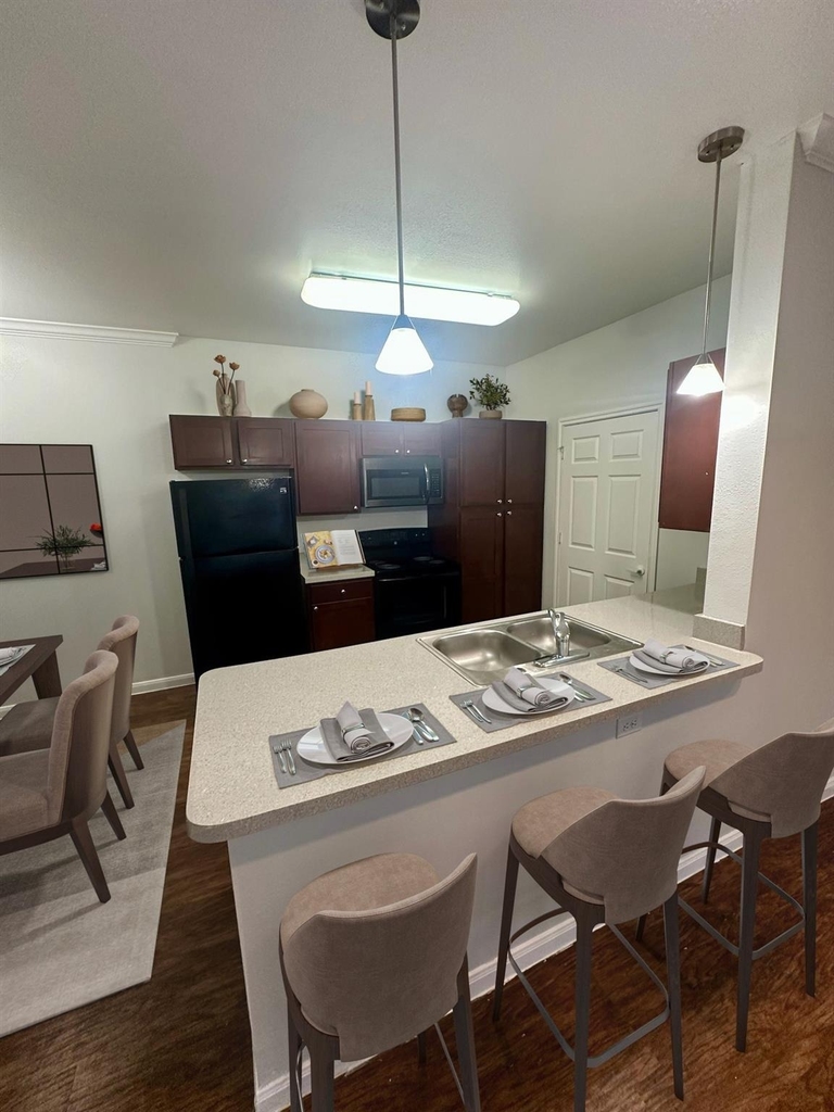 320 S Stewart Boulevard - Photo 9