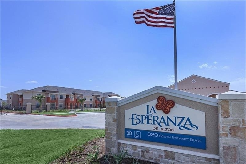 320 S Stewart Boulevard - Photo 1