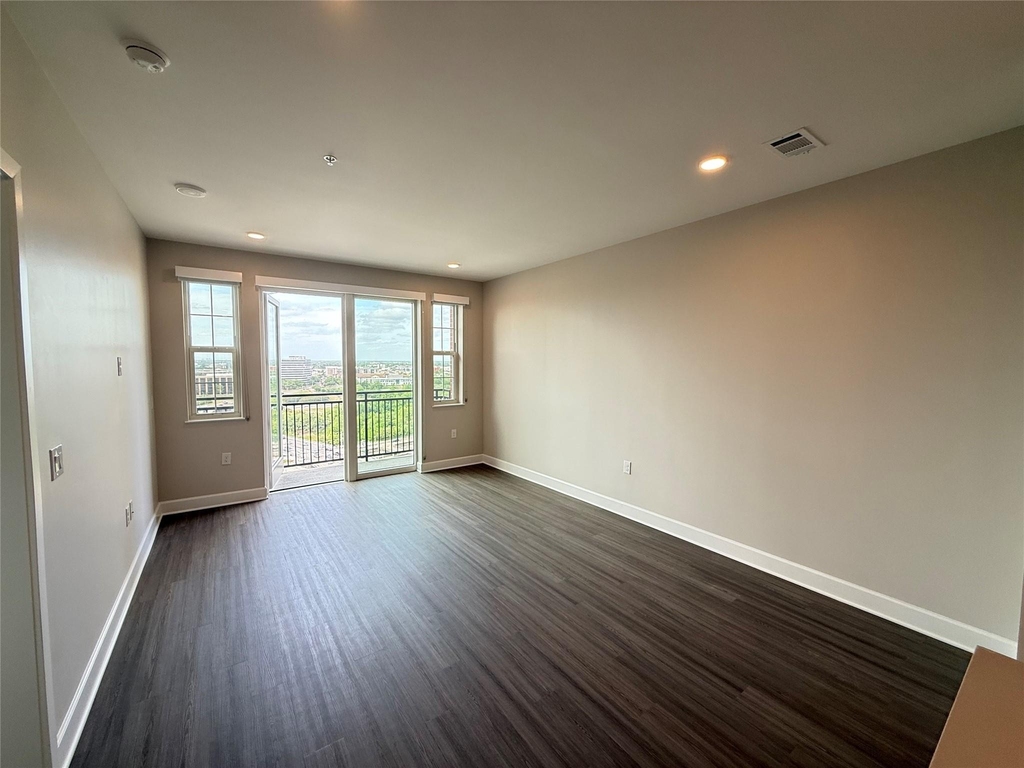 716 Waugh Drive - Photo 2