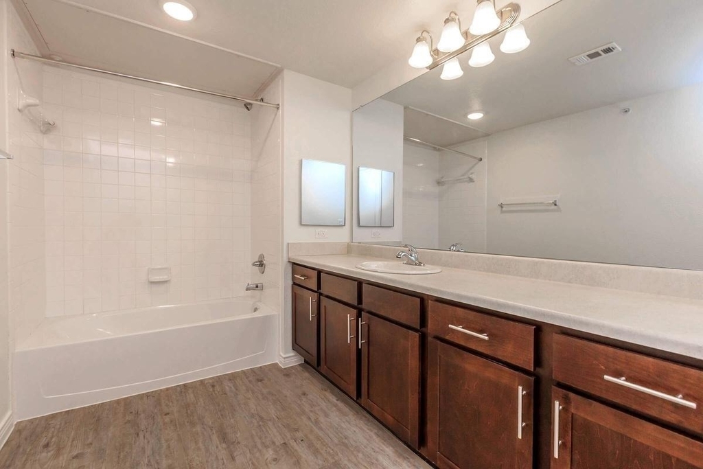 4100 N Parkdale Drive - Photo 11