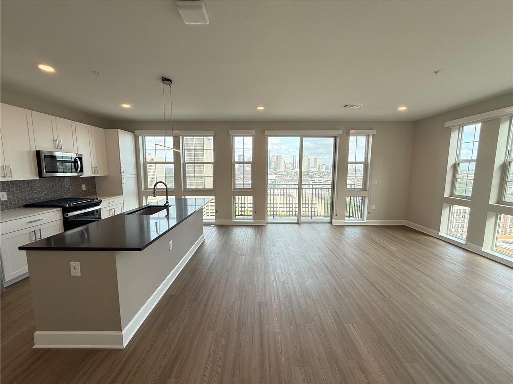 716 Waugh Drive - Photo 2