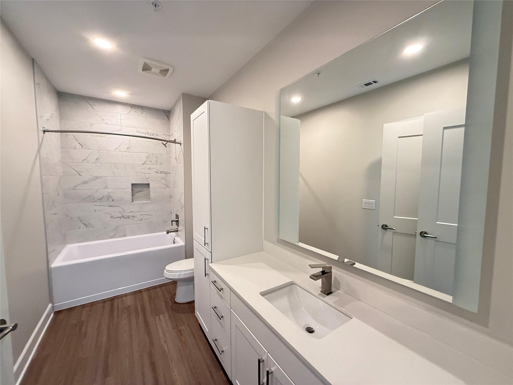 716 Waugh Drive - Photo 8