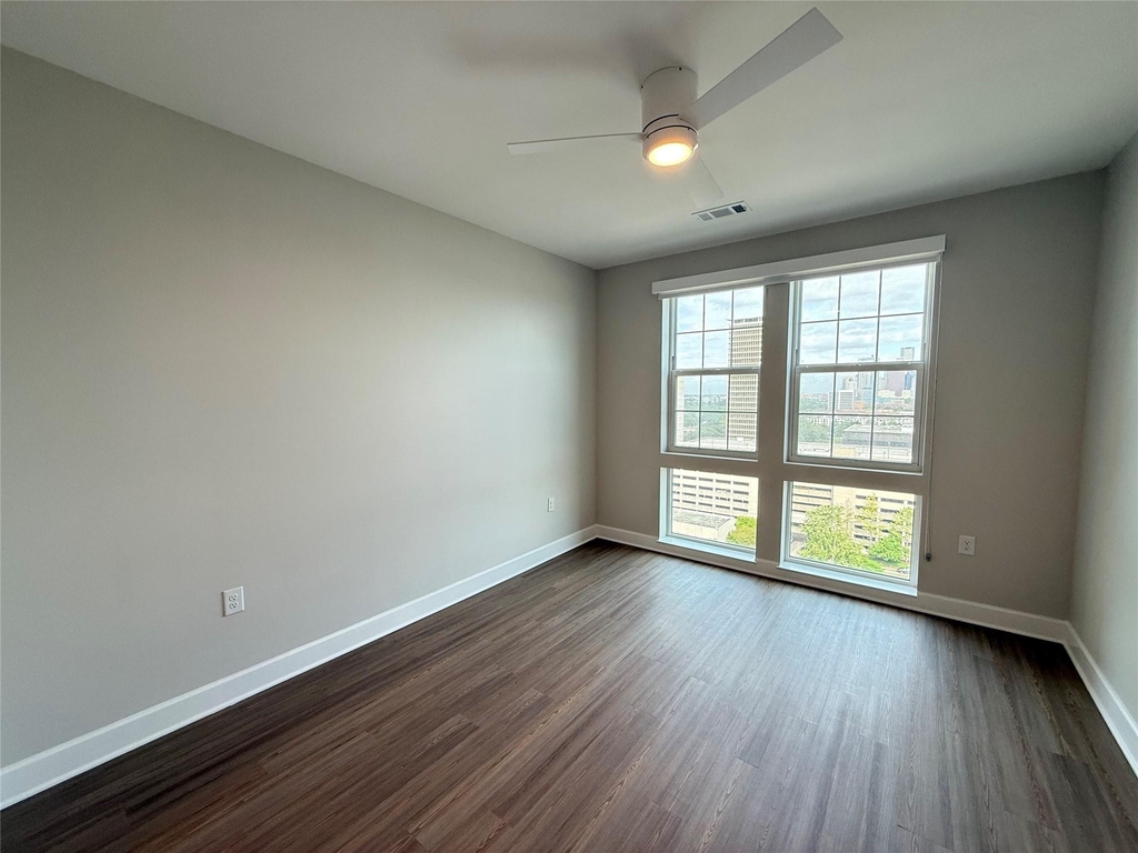716 Waugh Drive - Photo 6