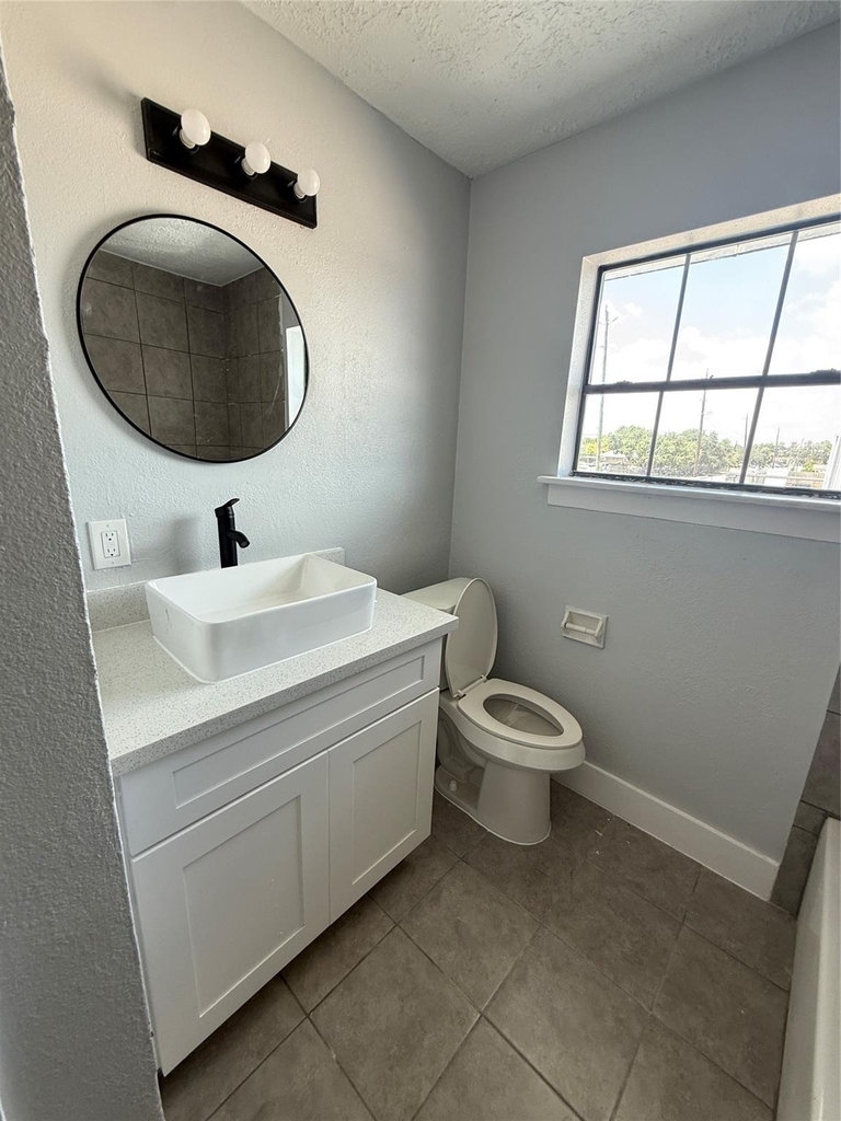 1125 Ann Street - Photo 5