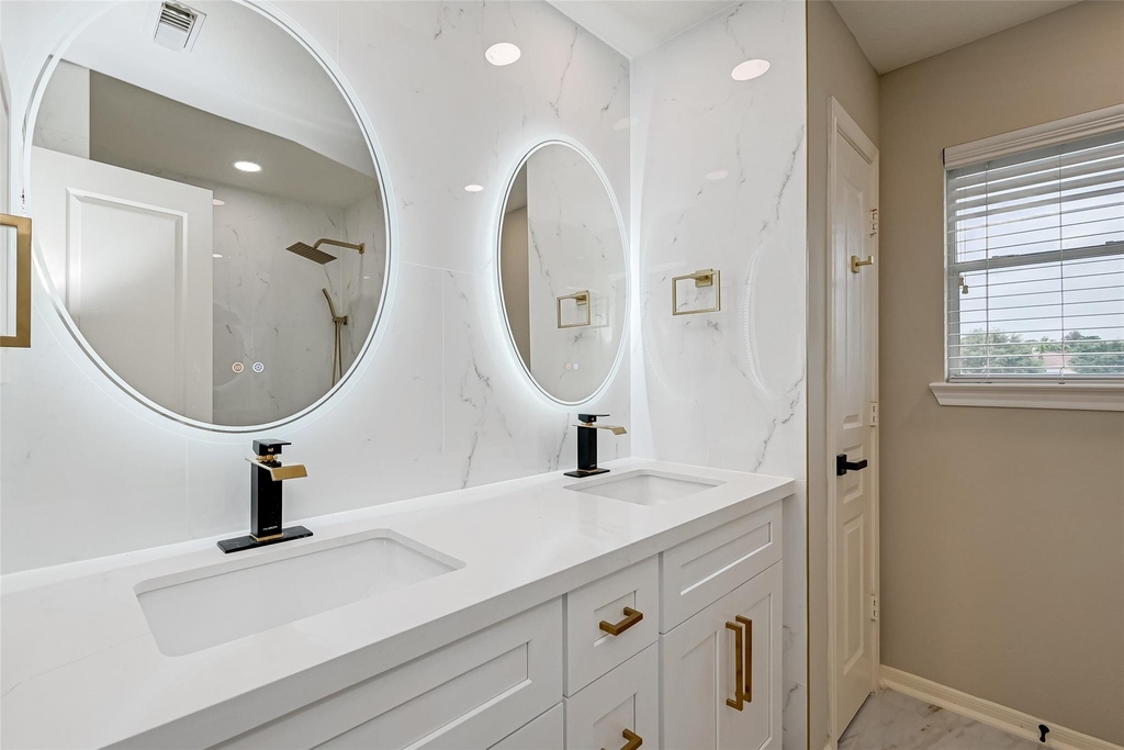 11954 Galentine Point - Photo 26